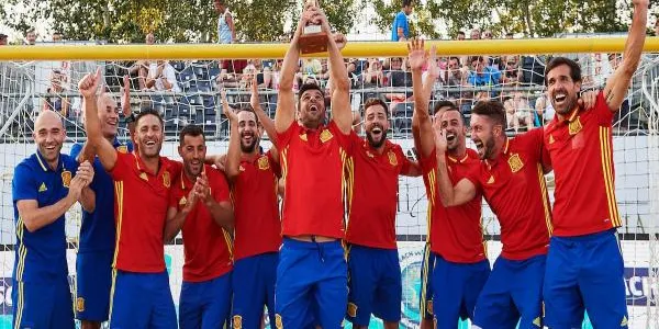 Llorenç Gómez i Eduard Suárez compleixen amb nota amb la Selecció Espanyola de Futbol Platja