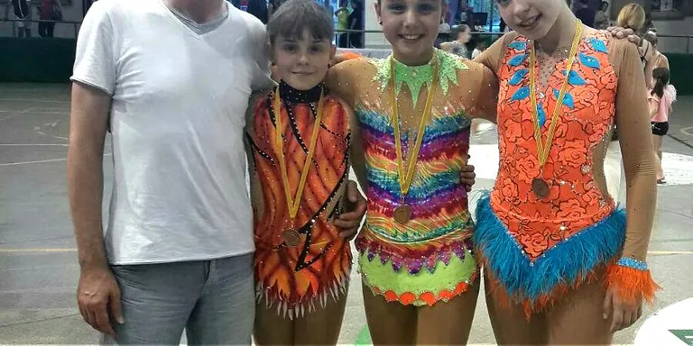 Bons resultats de les patinadores pinedenques al Campionat de Barcelona Aleví