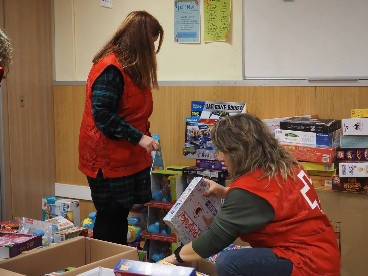 Creu Roja Cambrils col·labora en el repartiment de més de 9.400 joguines a la demarcació de Tarragona