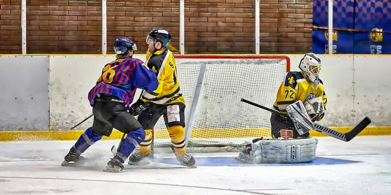 El Club Gel Puigcerdà, tercer a la Lliga d'hoquei gel després de la quinzena jornada