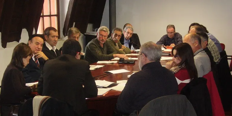 La bossa d'ajuts genera divisió al ple del Consell Comarcal