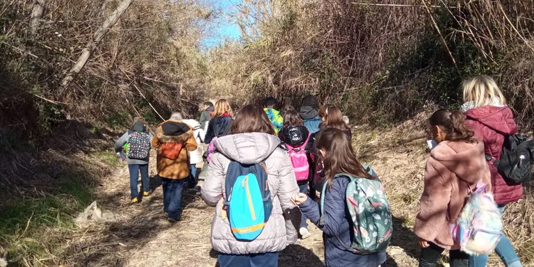 Un centenar d’escolars de vuit centres educatius de Cambrils participen en el Programa Naturalitza’t