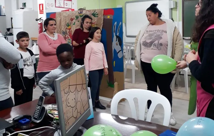 La labor de la asociación «Mujeres de Santiago»