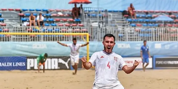 El torrenc José Arias tanca la temporada amb la Selecció Espanyola a l’Intercontinental Beach Soccer Cup a Dubai