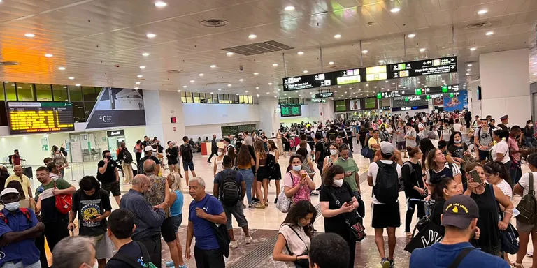 Es recupera la circulació de trens a Catalunya un cop resolta l’avaria del sistema de telecomunicacions d’Adif