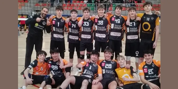 Els juvenils i cadets masculins del CEVOL Torredembarra són més líders després del doble enfrontament amb el CV Reus ‘Negre’