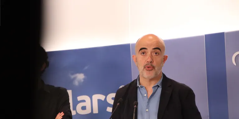 El PP s'ofereix a investir Collboni sense entrar al govern i demana als comuns que facin el mateix