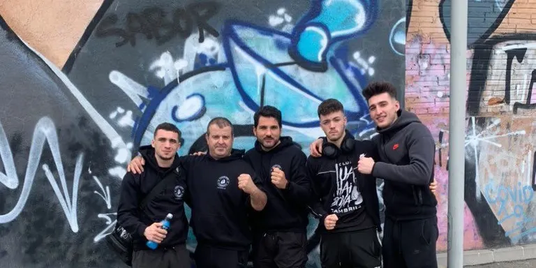 Bona participació dels boxejadors del Club Muaythai Cambrils en l’interclubs d’Esplugues de Llobregat