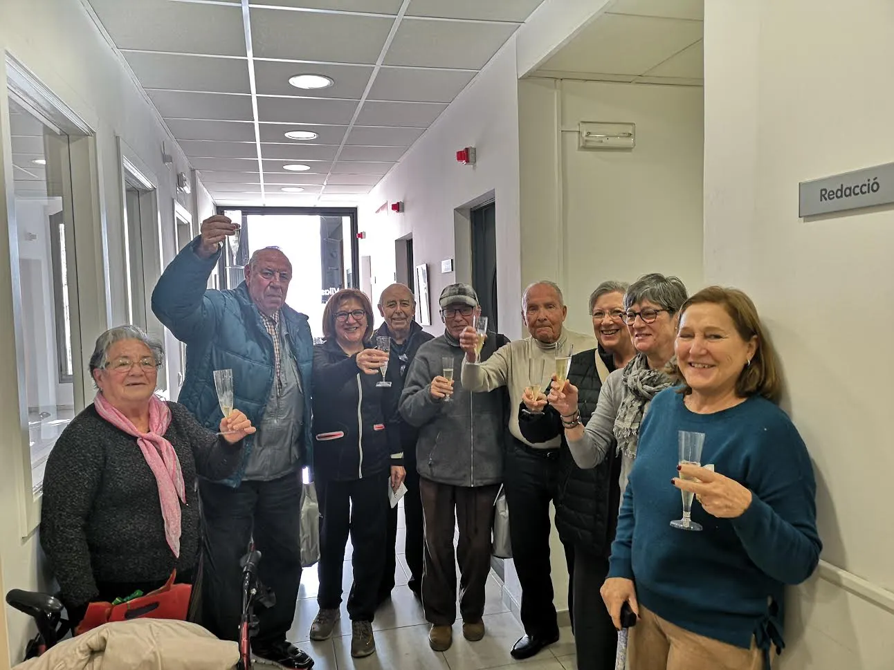 Els avis i àvies de la nostra tertúlia us desitgen molt bones festes