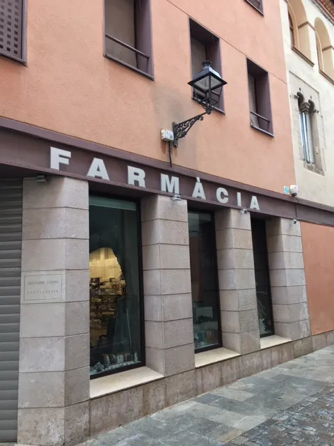 La precaució voluntària ha exhaurit les masqueretes a les farmàcies calderines