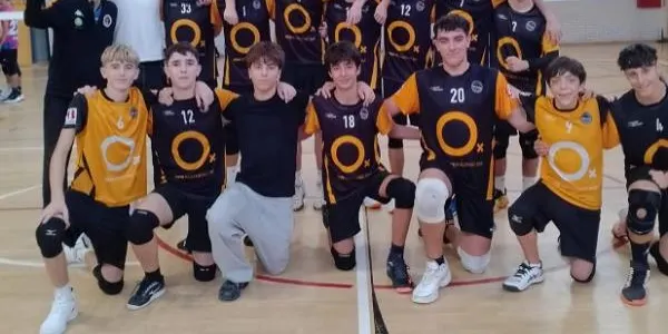 Doble victòria del Juvenil i el Cadet masculí del CEVOL Torredembarra davant el CV Reus ‘Blau’