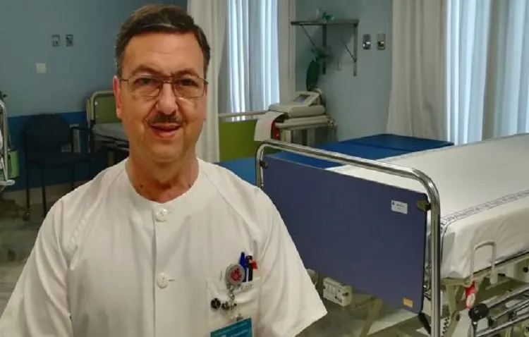 El doctor Antonio Petit: «hay que ponerse mascarilla, lavarse las manos y utilizar una solución hidroalcohólica»