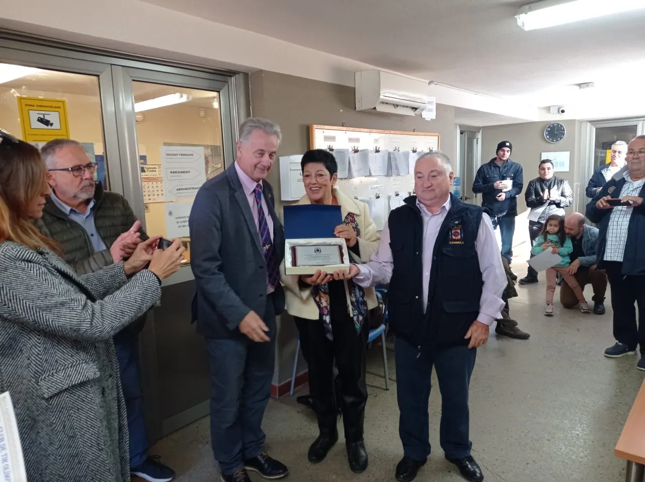 El Club de Tir Olímpic Cambrils ret homenatge a Lluís González amb un emotiu acte