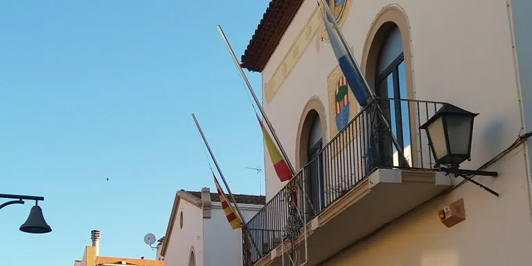 Declaració institucional d'urgència de l'Ajuntament de Pineda sobre el tancament de Nissan a Catalunya