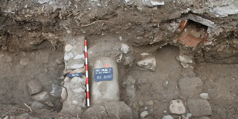 Laia Creus tanca el cicle 'Desenterrant el passat' parlant dels límits de la Seu d'Urgell medieval