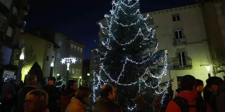 Un arbre de Nadal gegant serà el protagonista de l’encesa de llums a Sant Hilari