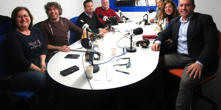 Govern i oposició es tiren els plats pel cap en el retorn de les tertúlies polítiques de Ràdio Cambrils