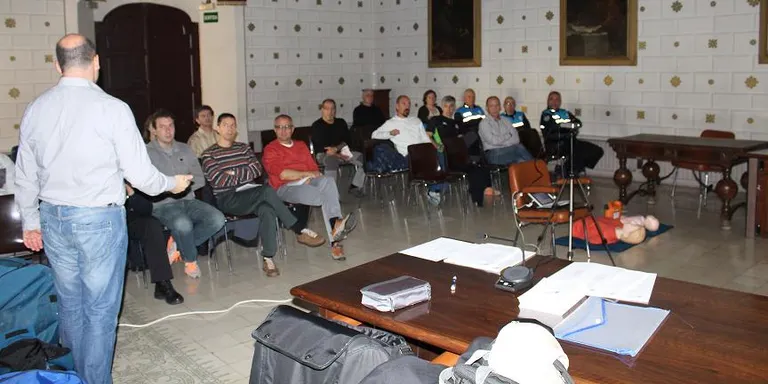L'Ajuntament de la Seu organitza un curs gratuït d'ús de desfibril·ladors