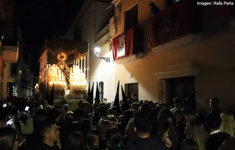 La hermandad de los Gitanos y el azulejo de la barriada La Paz, protagonistas de ‘Semana Santa en la Campiña’