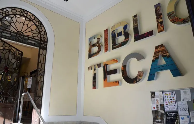 La biblioteca de Utrera pone en marcha su servicio de préstamos con cita previa