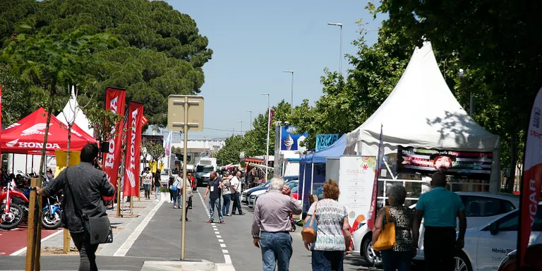 Tres empreses de Cambrils instal·laran una grua a la Fira per recaptar diners per Ucraïna