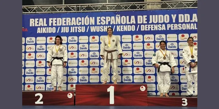 La catllarenca Wendy de la Fuente revalida el títol del Campionat d’Espanya de Jiu-Jitsu