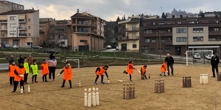 Avui s'obren les inscripcions per a les extraescolars gratuïtes de l'skatepark i de futbol a Solsona