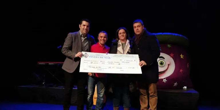 L'espectacle «El Pot Petit» a benefici de la Junta Local de la Lluita contra el Càncer de Pineda recapta 2000