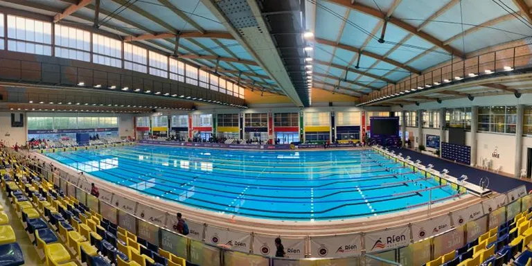 25 nadadors del CN Terrassa competeixen a l'Open estatal a Son Hugo