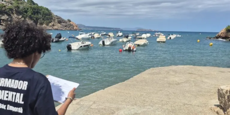 Impulsen un dispositiu d'informadors ambientals per garantir el bon ús de les embarcacions i protegir l'espai marí de Begur