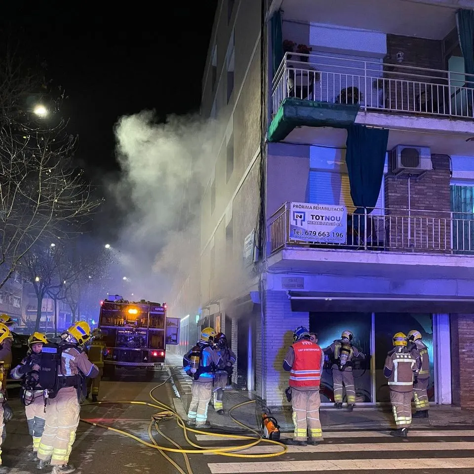 Incendi a Poblenou sense ferits, però amb danys materials