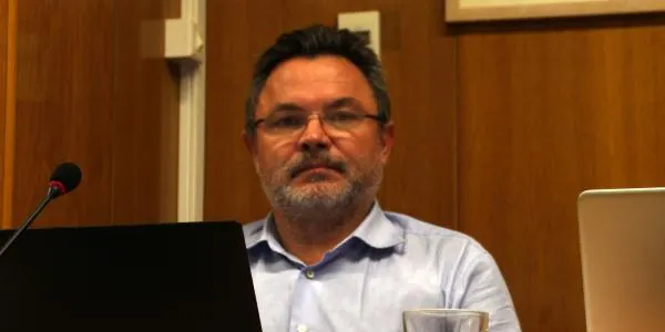 Xavier Rofas admet que aquest estiu s’ha tingut una platja “de supervivència” i no s’ha executat el pla de xoc que va motivar la moció de censura