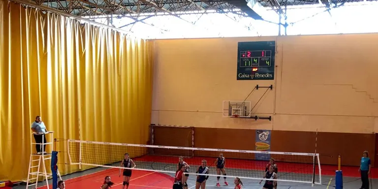 Maristes i Vòlei Rubí continuen per la senda de la victòria