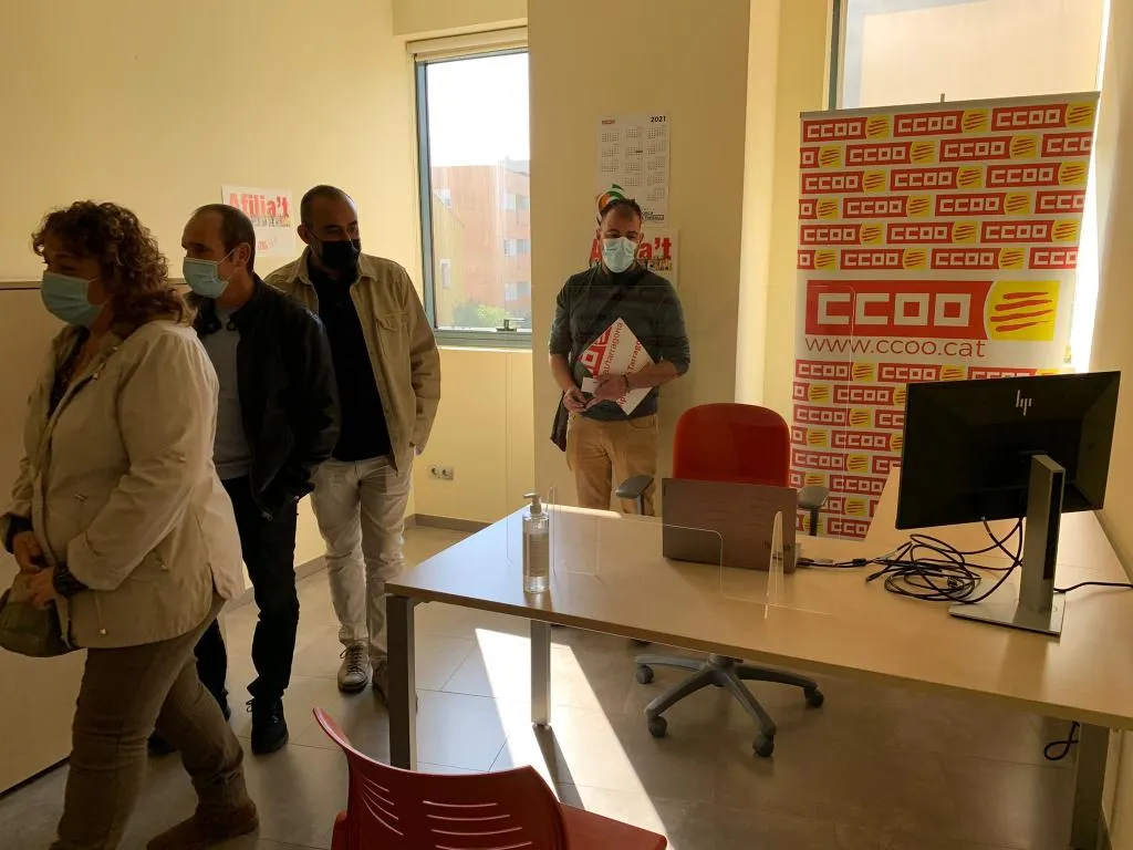Sortejades les invitacions per veure “Follamigas” de Toni Moog al ‘notRubí’