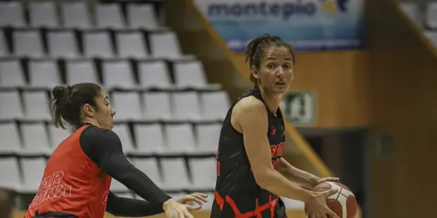 L’Uni Girona cau a l'eliminatòria davant el València Basket