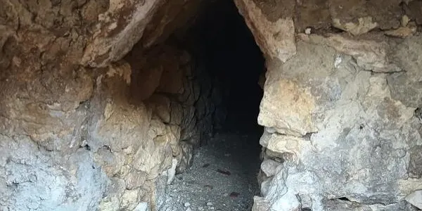 Es descobreix una possible mina d’aigua a la plaça de la Bassa de la Pobla de Montornès