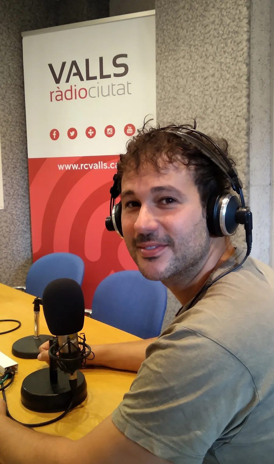 Detenen el periodista vallenc Carles Heredia per protestar en un acte de Vox