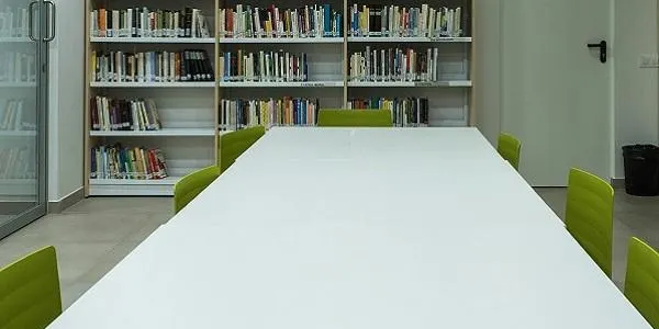 El Club de Narrativa d’Altafulla dona el tret de sortida a la nova temporada amb ‘Temps de segona mà. La fi de l’home roig’