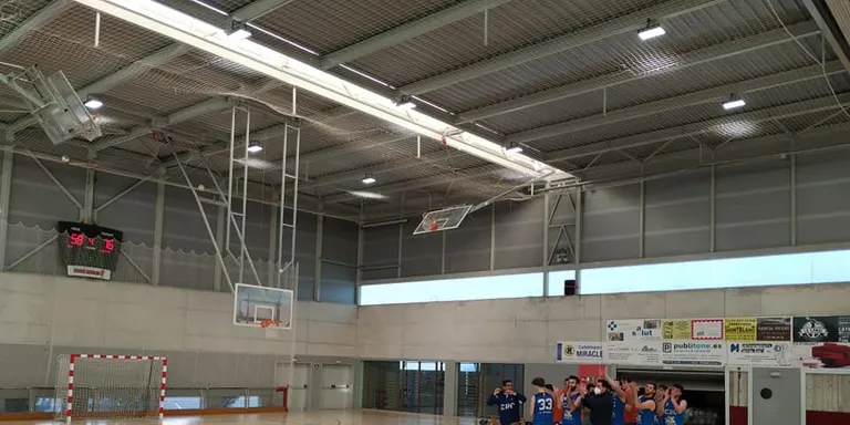 El CB Cambrils encaixa davant el CB Valls la segona derrota a domicili