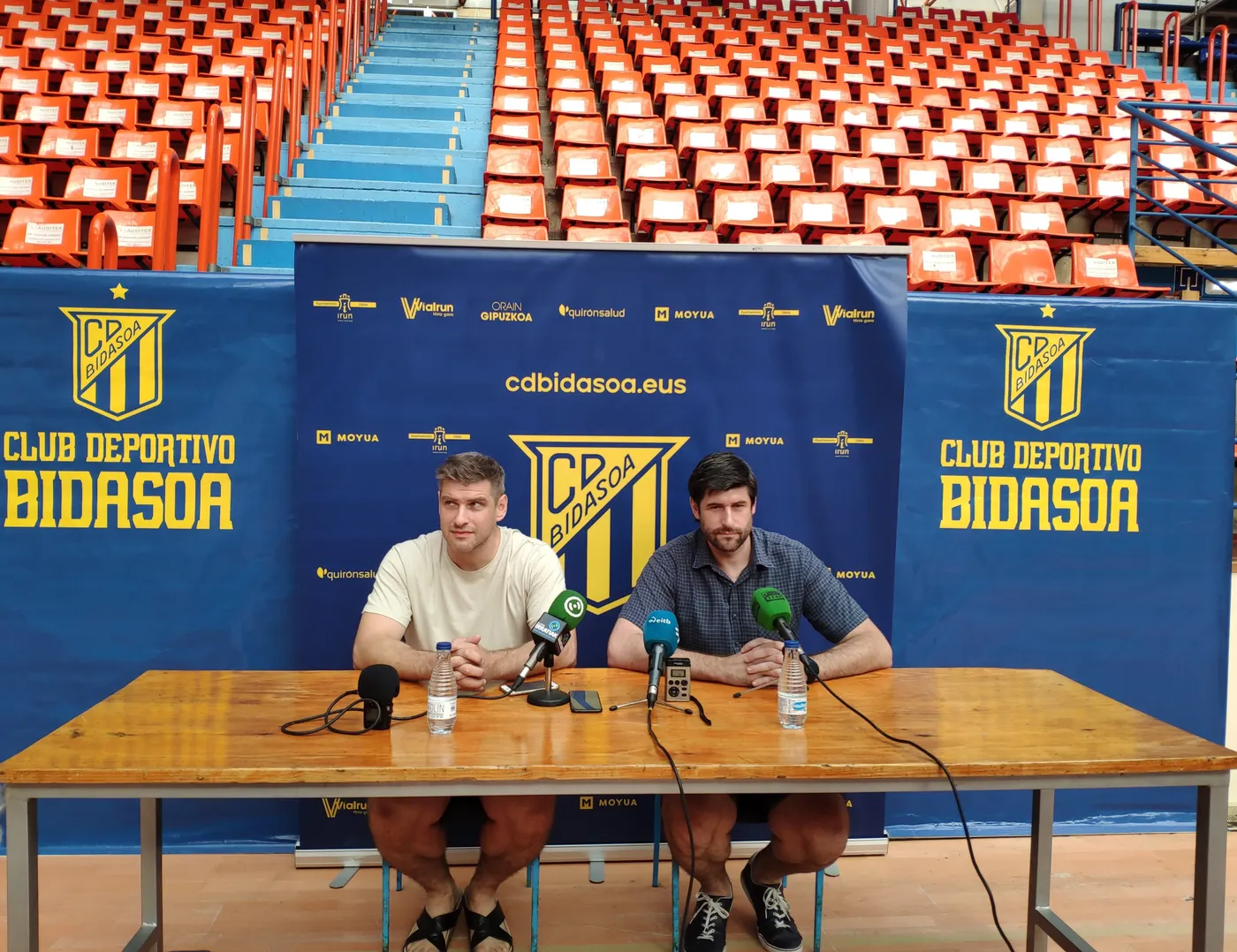 ELBIDASOA IRUN RENUEVA A JULEN AGINAGALDE Y LE NOMBRA DIRECTOR DEPORTIVO