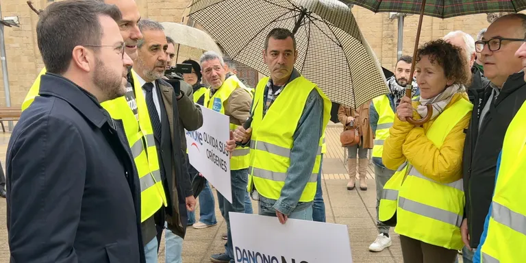 Aragonès es compromet a treballar per mantenir l'activitat i els llocs de treball a la planta de Danone a Parets