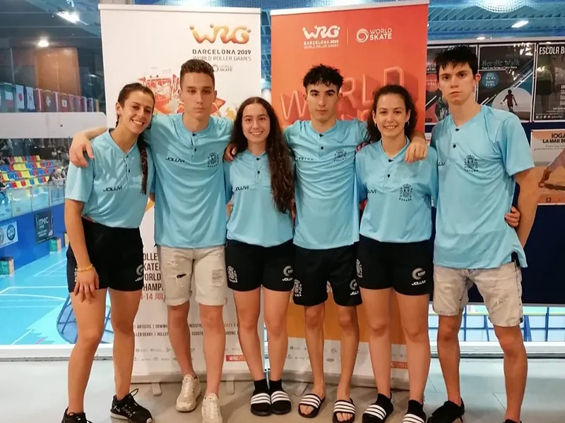 Els sis representants rubinencs a les seleccions júniors tornen amb medalla / Foto: HCR Cent Patins