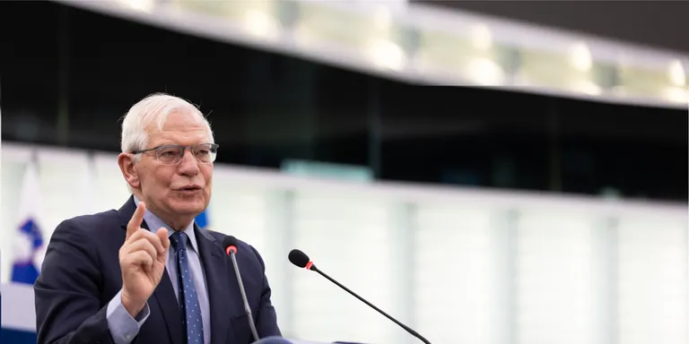 Borrell insisteix que cal baixar la calefacció per reduir el consum de gas: "Qui sí que passa fred són els refugiats"