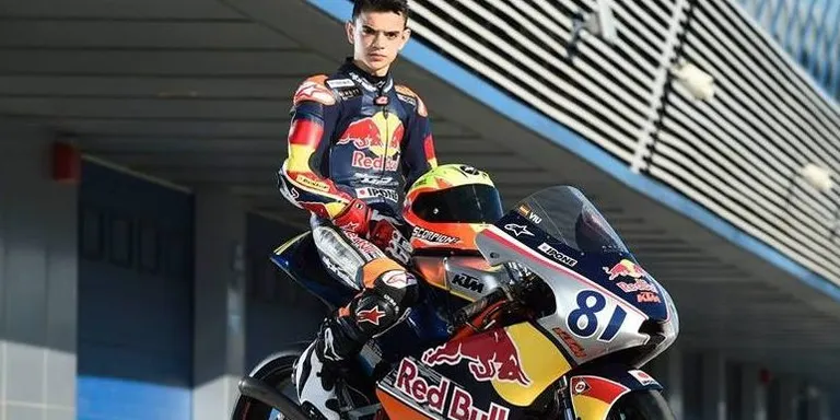 Aleix Viu Cotolí participa a la cinquena cursa de la Red Bull Rookies Cup