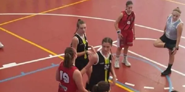 El Junior Femení del Bàsquet Baix Gaià assoleix la primera victòria davant el Sant Pere i Sant Pau (50-53)