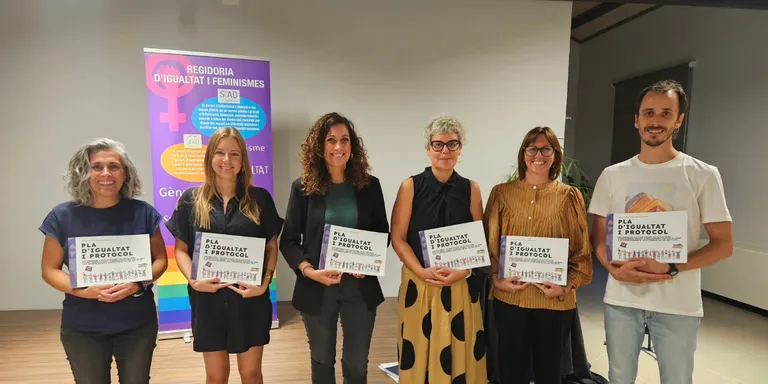 Valls presenta a les entitats el pla d’igualtat i protocol