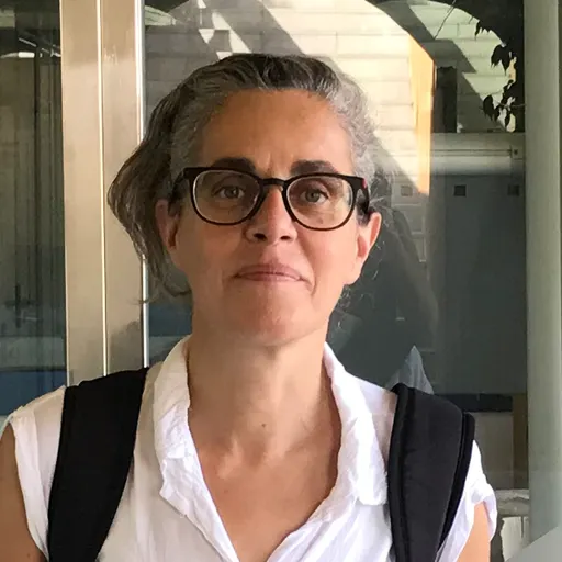 Entrevistes de la Justa del 15/9/2021 — La Rosada Negra del Cos: paper, so i negre en diàleg poètic a l’Espai Carme Malaret (16–19 setembre)