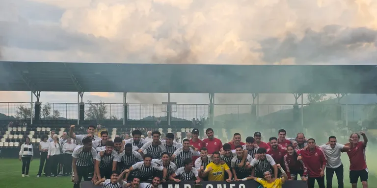 EL REAL UNIÓN RESURGE ENTRE EL BARRO: ASCENSO A PRIMERA FEDERACIÓN TRAS UN GOLPE QUE MARCÓ AL CLUB