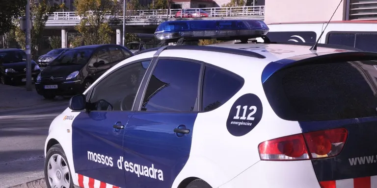 Els Mossos d'Esquadra detenen dues persones per robatori amb força a un domicili rubinenc