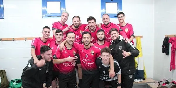 El Creixell remunta a un Tàrraco amb deu jugadors (5-1)